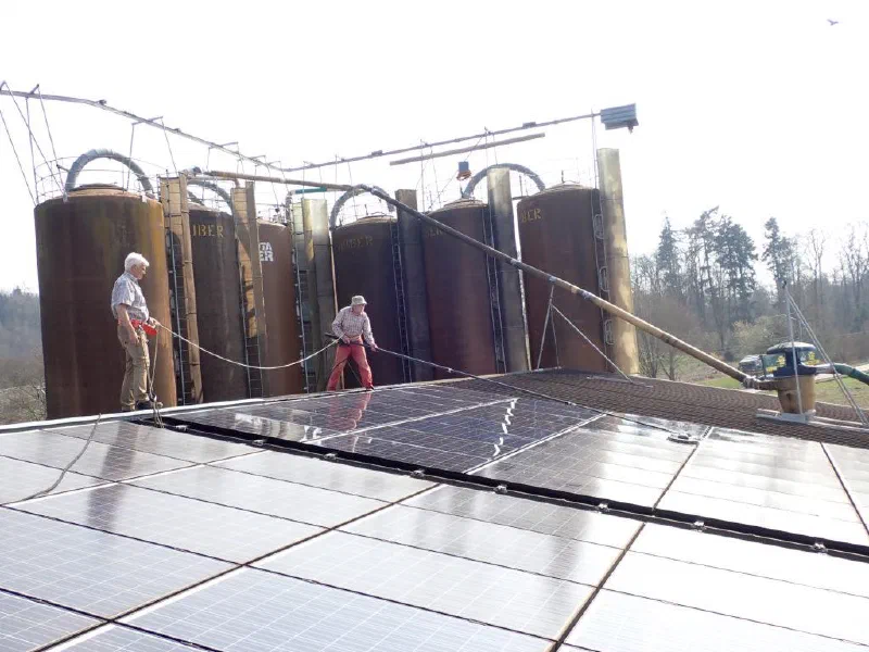 Reinigung PV-Anlage Wytihof